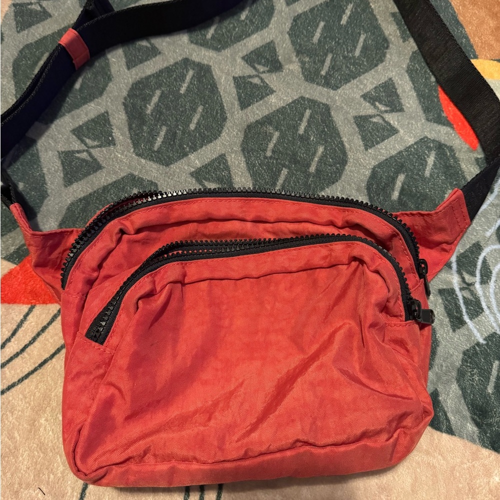 Baggu baked apple crossbody fanny pack 2 pockets
